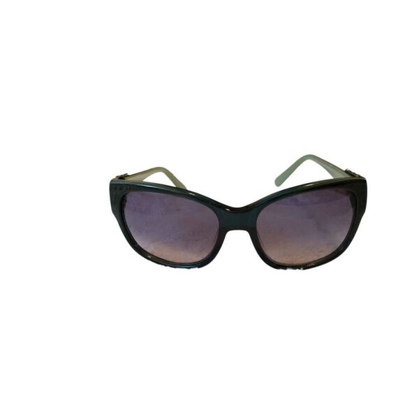 Vera Wang Galdora Black Sunglasses - Picture 2 of 16
